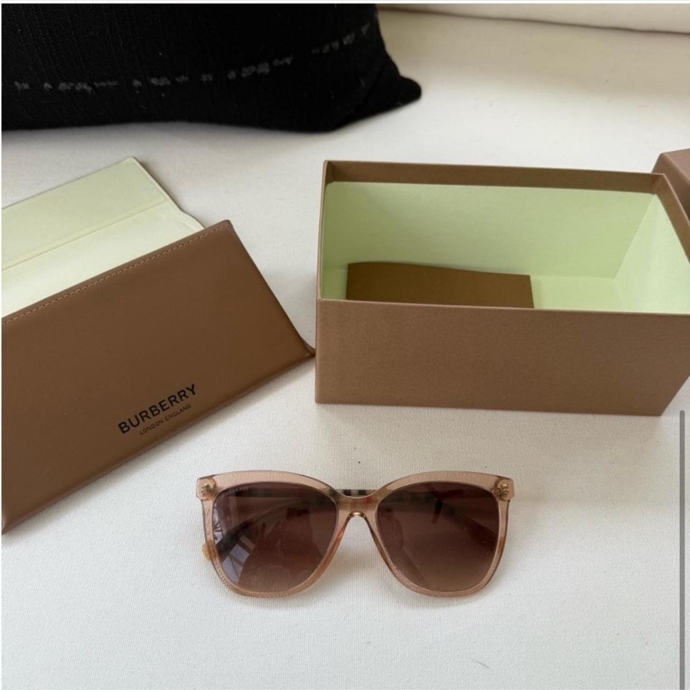 Burberry Sunglasses - Picture 4 of 7
